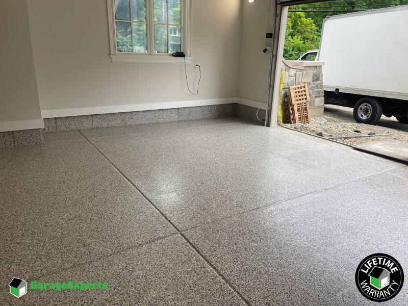 Residential Garage Epoxy Flooring in Hinsdale, Il Image
