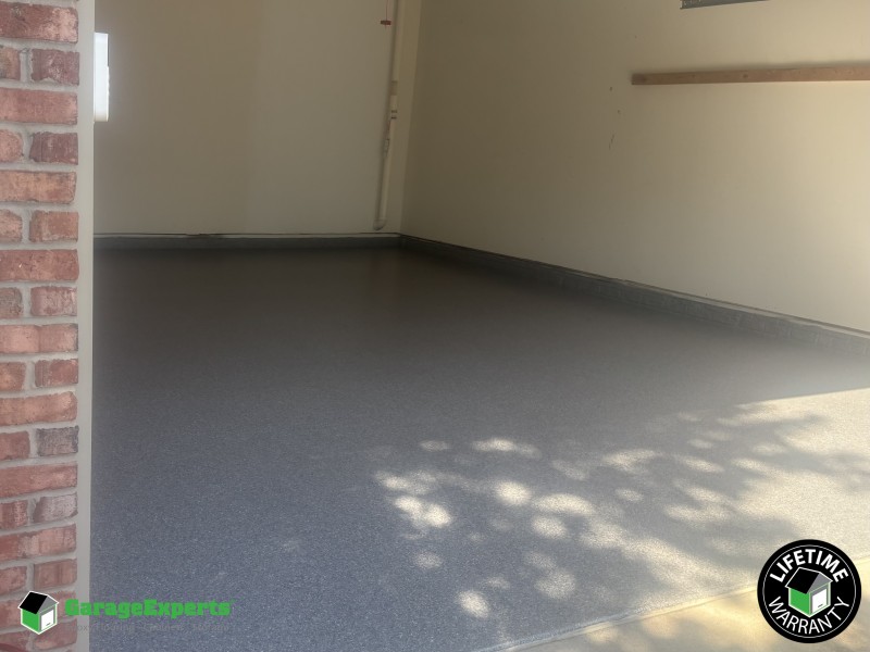 Residential Garage Epoxy Flooring in Peoria, Il Image