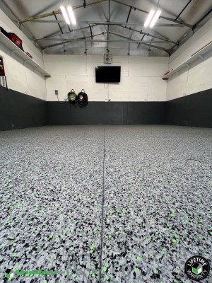 Residential Garage Epoxy Flooring in Munsey Park, Ny